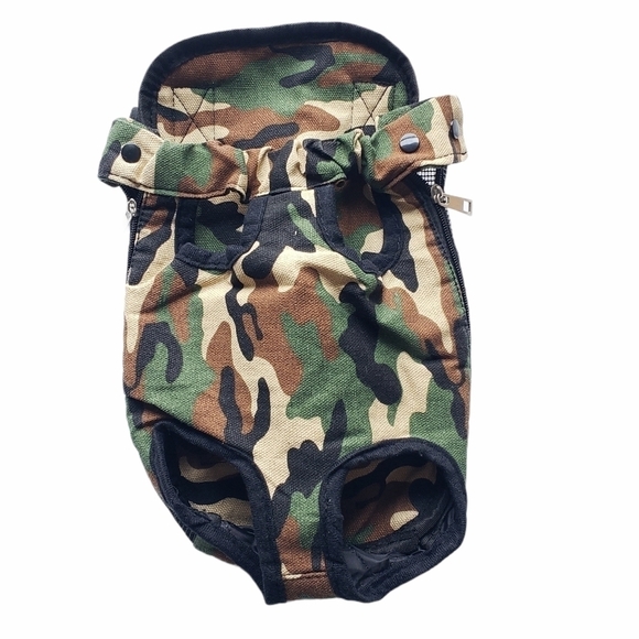 Camoflauge pet front carrier with adjustable straps size medium - Picture 1 of 6